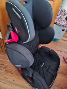 childs car seat