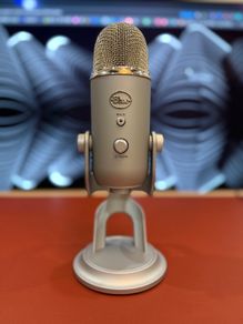Logitech Blue Yeti USB Microphone - Nearly New, Warranty Included