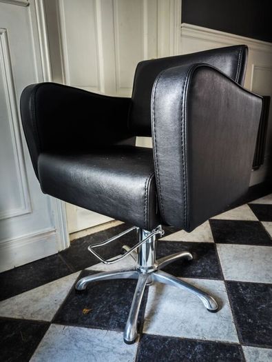 hairdresser chair
