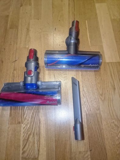 Dyson v8