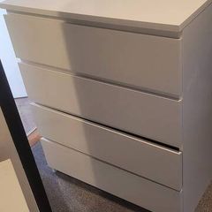 chest of drawers