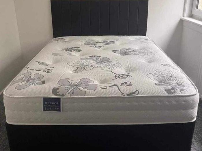 New Stylish single ,Double 4ft, 4ft6, King 5ft And 6ft Superking Sizes Divan Beds Instock. Drawers And Optional Tufted Mattresses Available. Free Delivery