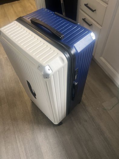 Lovely Japan, stylish suitcase