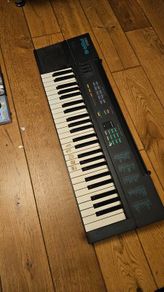 Yamaha PSR-6 Keyboard and Synthesiser