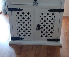 kitchen cabinet