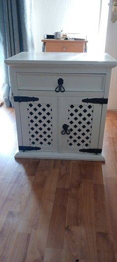 kitchen cabinet