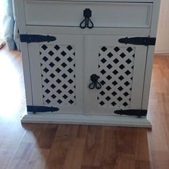 kitchen cabinet