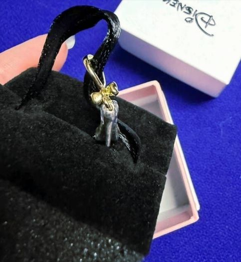 Pandora Disney Limited Edition 2026 Gold P Cinderella Slipper Charm