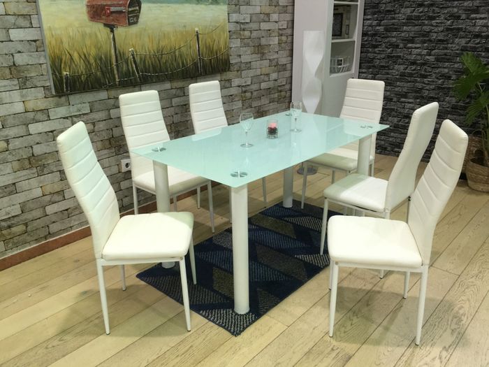 White Glass Dining Set Seats 6 Nov, Dec Offer!