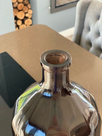 Glass bottle