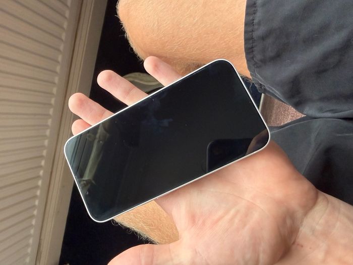 iPhone 16e