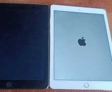 Two iPads Air 2 64GB