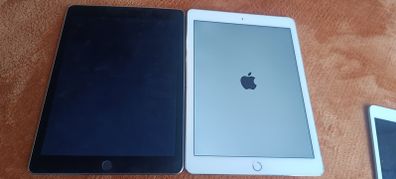 Two iPads Air 2 64GB