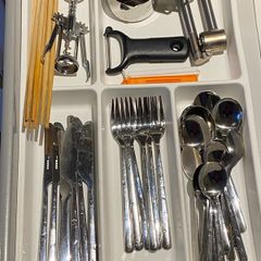 6 person cutlery set, drawer dividers, and utensils