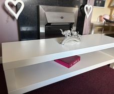 Tv bench