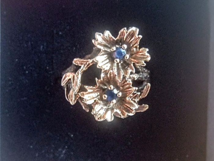 9ct gold sapphire ring size M