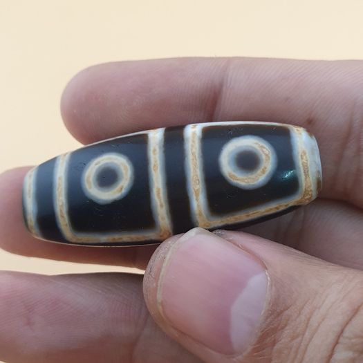 Vintage 4 Eyes Himalayan Tibetan Agate Bead Amulet