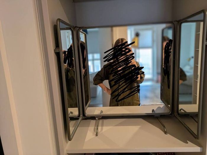 Tri-fold mirror
