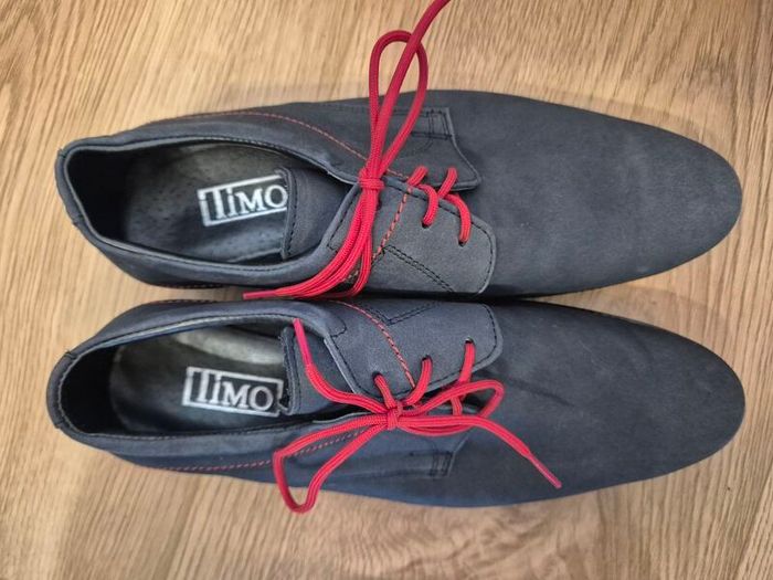 Navy shoes, size uk4