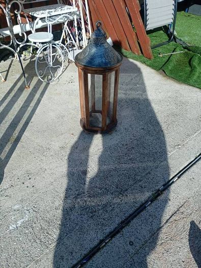 2 lanterns