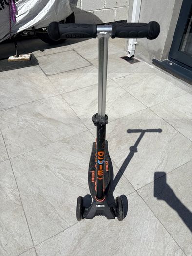 Maxi Micro scooter