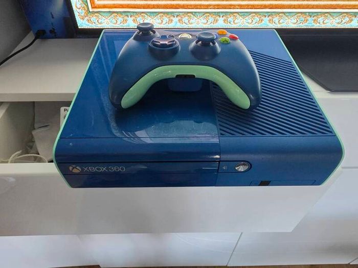 Xbox 360E Blue Call of Duty Edition