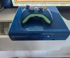 Xbox 360E Blue Call of Duty Edition