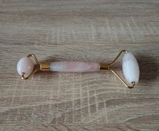 NEW Rose Quartz Facial Roller