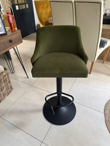 Swivel chair new.