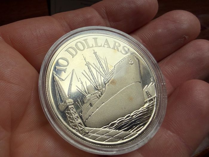 Silver 1977 Singapore 10th Anniversary Coin