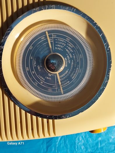 BUSH ANTIQUE RADIO, Model TR82, Working Perfect and in excellent condition