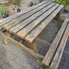 picnic table