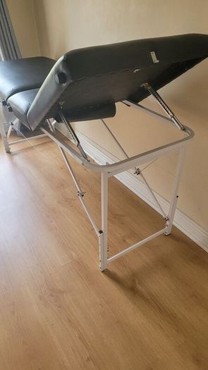 massage table