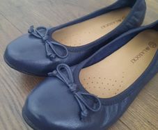 Navy shoes girls size 13UK