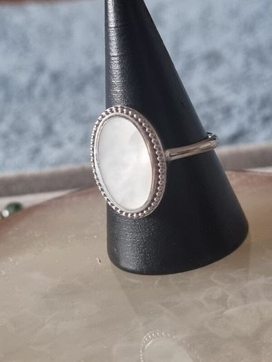 4 stunning rings,all silver,stones