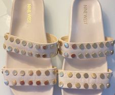 Nine West cream and gold sandals, extremely comfortable, size 5W