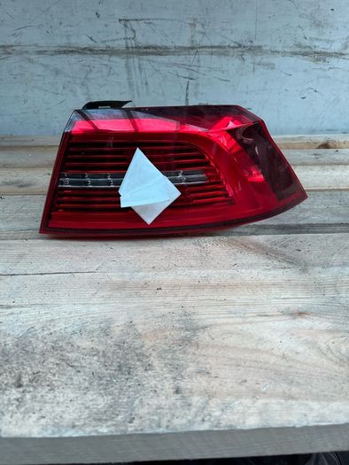 Volkswagen Passat b8 taillight