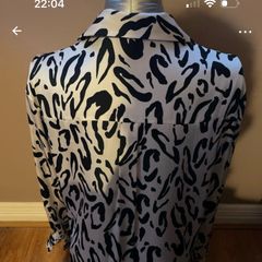 Animal black and white print shirt