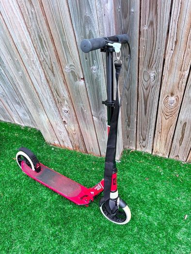 TWO OXELO MID 9 Scooters, Very Good Condition