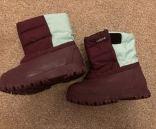 snow boots