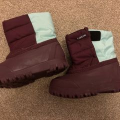 snow boots