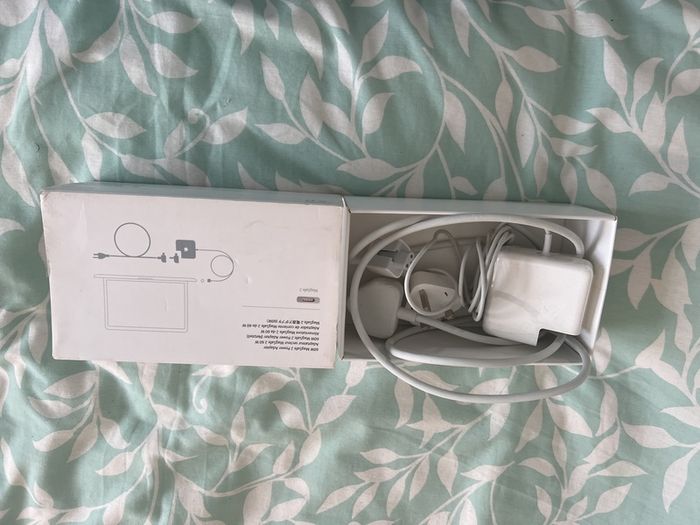 Apple 60W MagSafe2 Power adapter