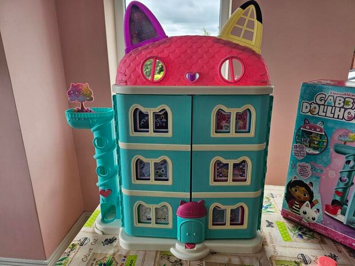 gabbys dollhouse