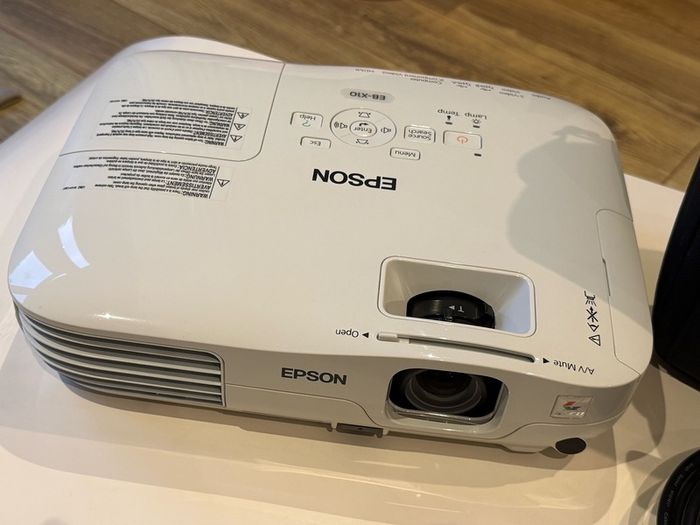 Epson EB-X10 3LCD Multimedia Projector Bundle