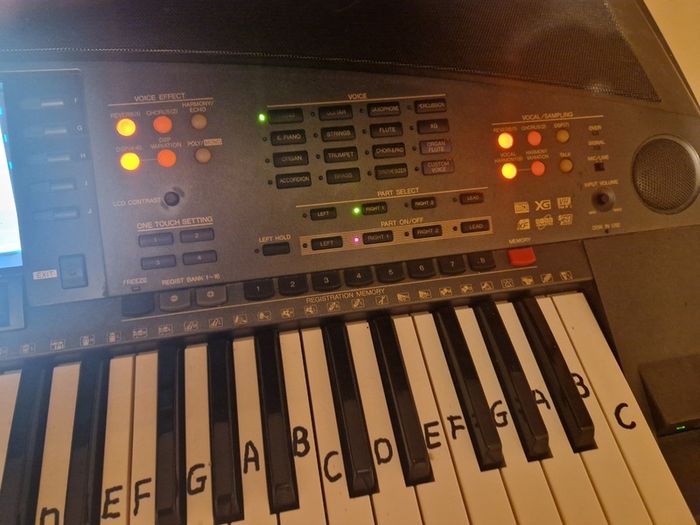 Yamaha PSR 8000 workstation keyboard