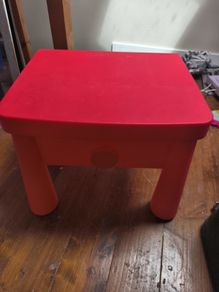 kids bedside table