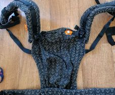 tula free to grow baby carrier