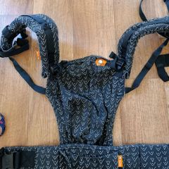 tula free to grow baby carrier