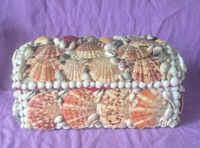 Collectable shell box