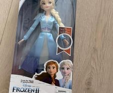 Disney Frozen II Singing Elsa Doll NEW